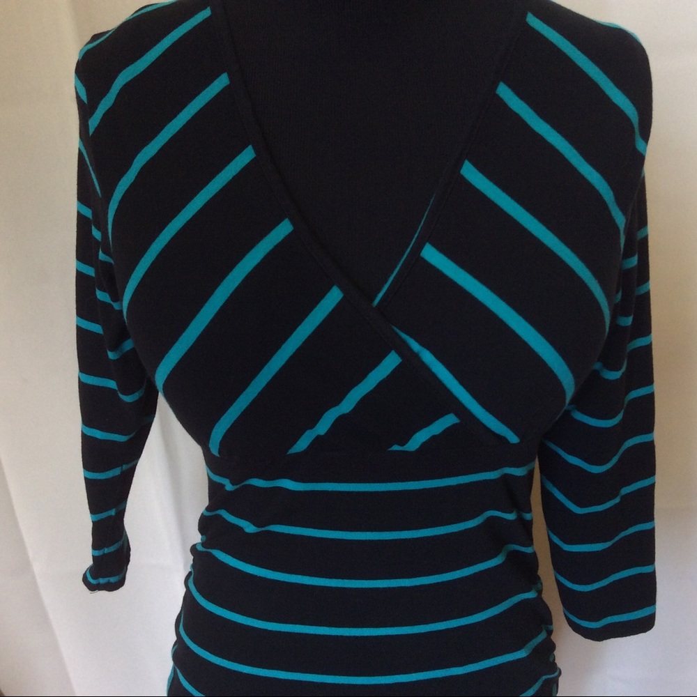 Times Two V neck Maternity dress - Picture 3 of 7